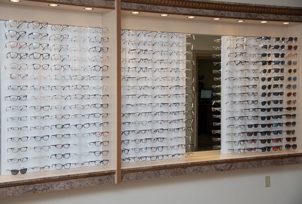 Glasses display case