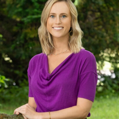 Headshot of Dr. Victoria Ries.